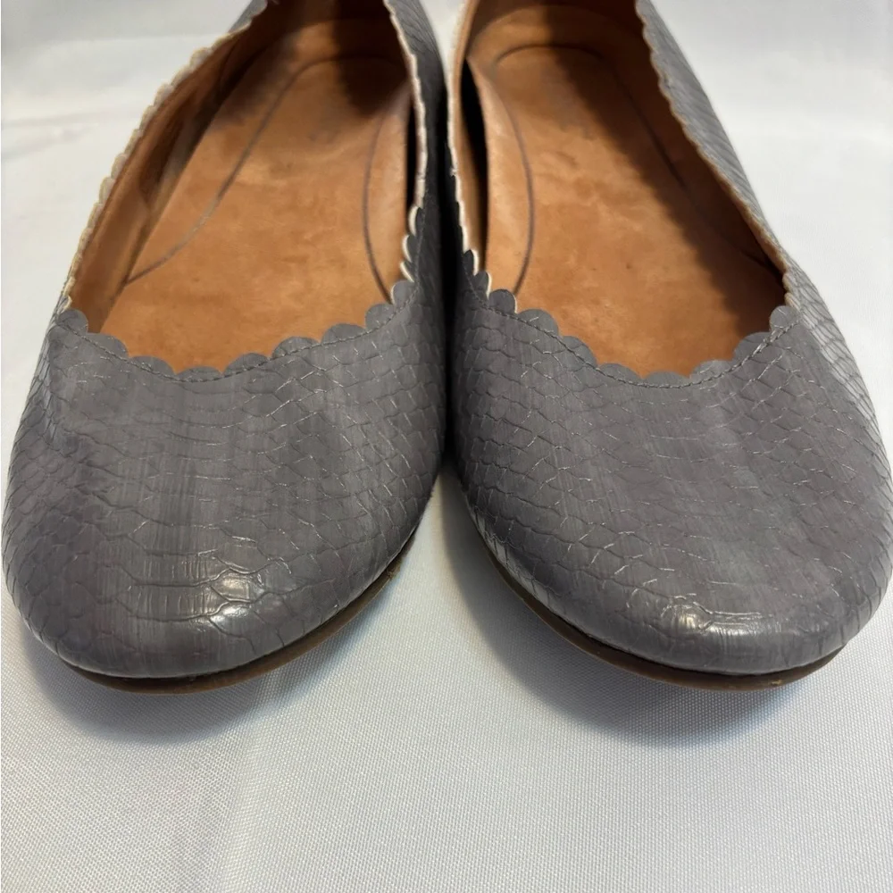 Vionic Julieta Scalloped Detail Snake Print Gray Arch Support Slip On Size 9.5 - Picture 3 of 10